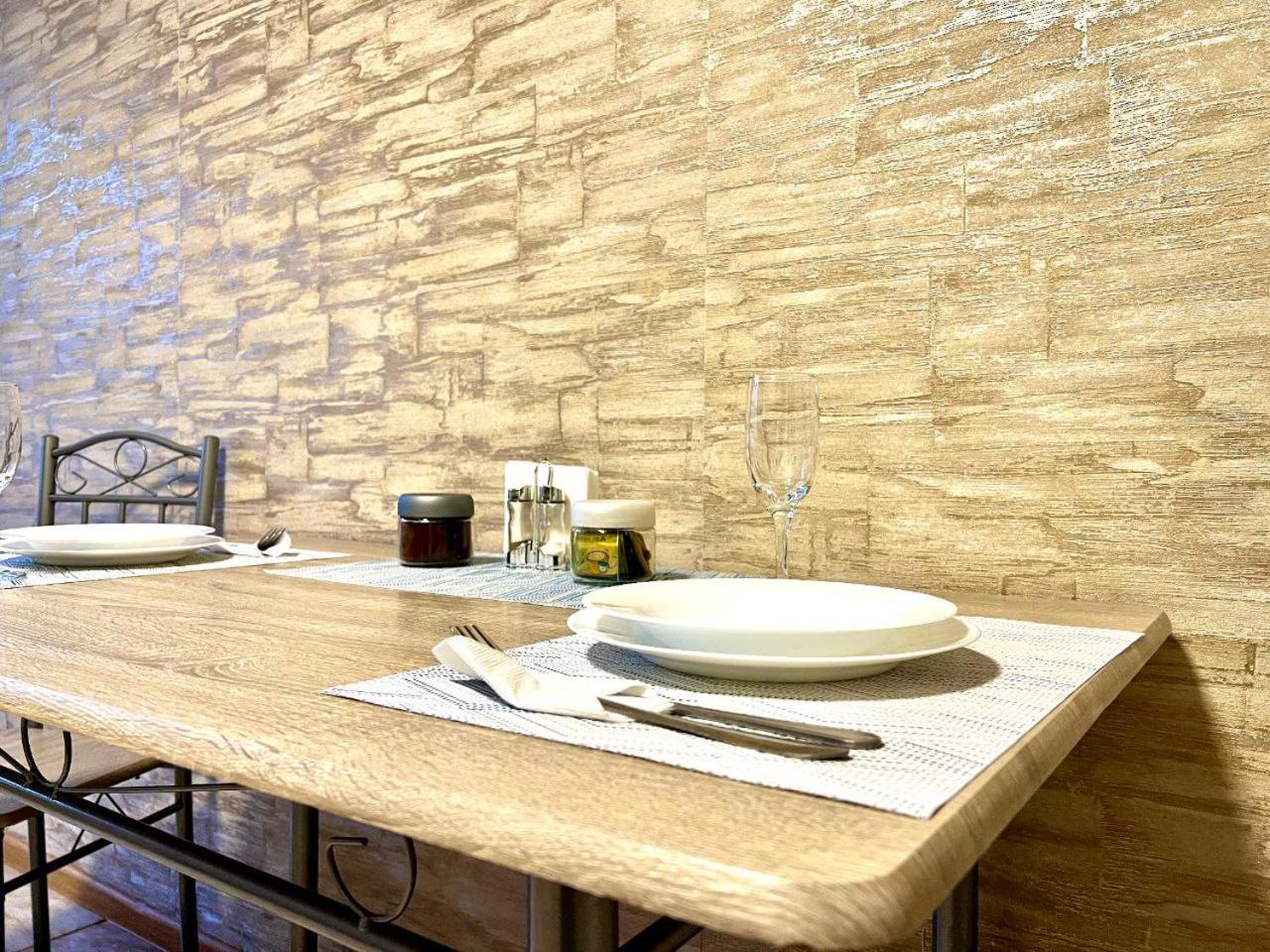 Apartpoltava: Spacious One-Bedroom in New Building, Korpusnyi Park Exterior photo