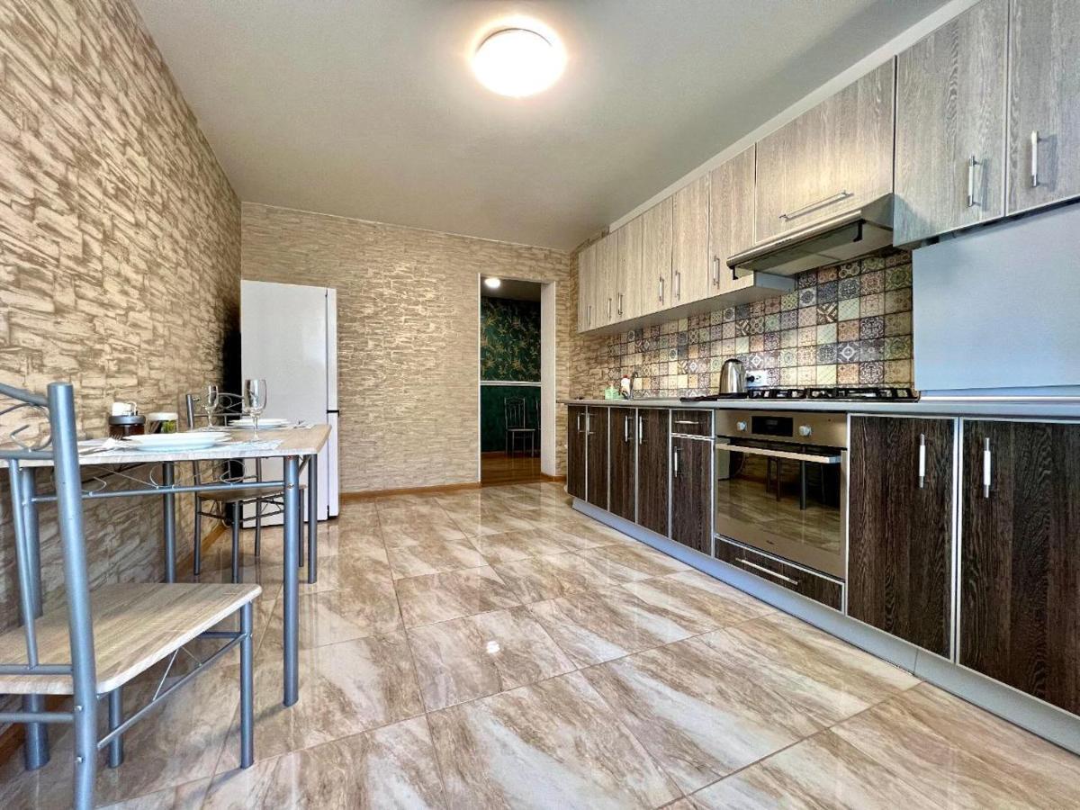 Apartpoltava: Spacious One-Bedroom in New Building, Korpusnyi Park Exterior photo